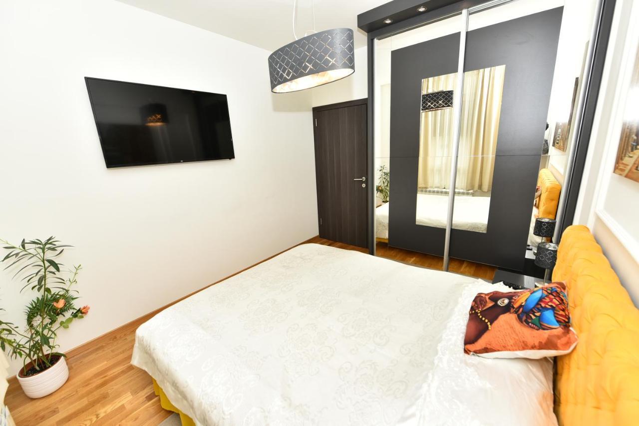 Grand Lux Apartman Cacak Luaran gambar