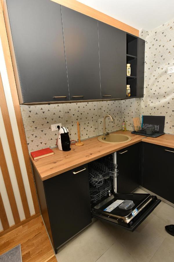Grand Lux Apartman Cacak Luaran gambar
