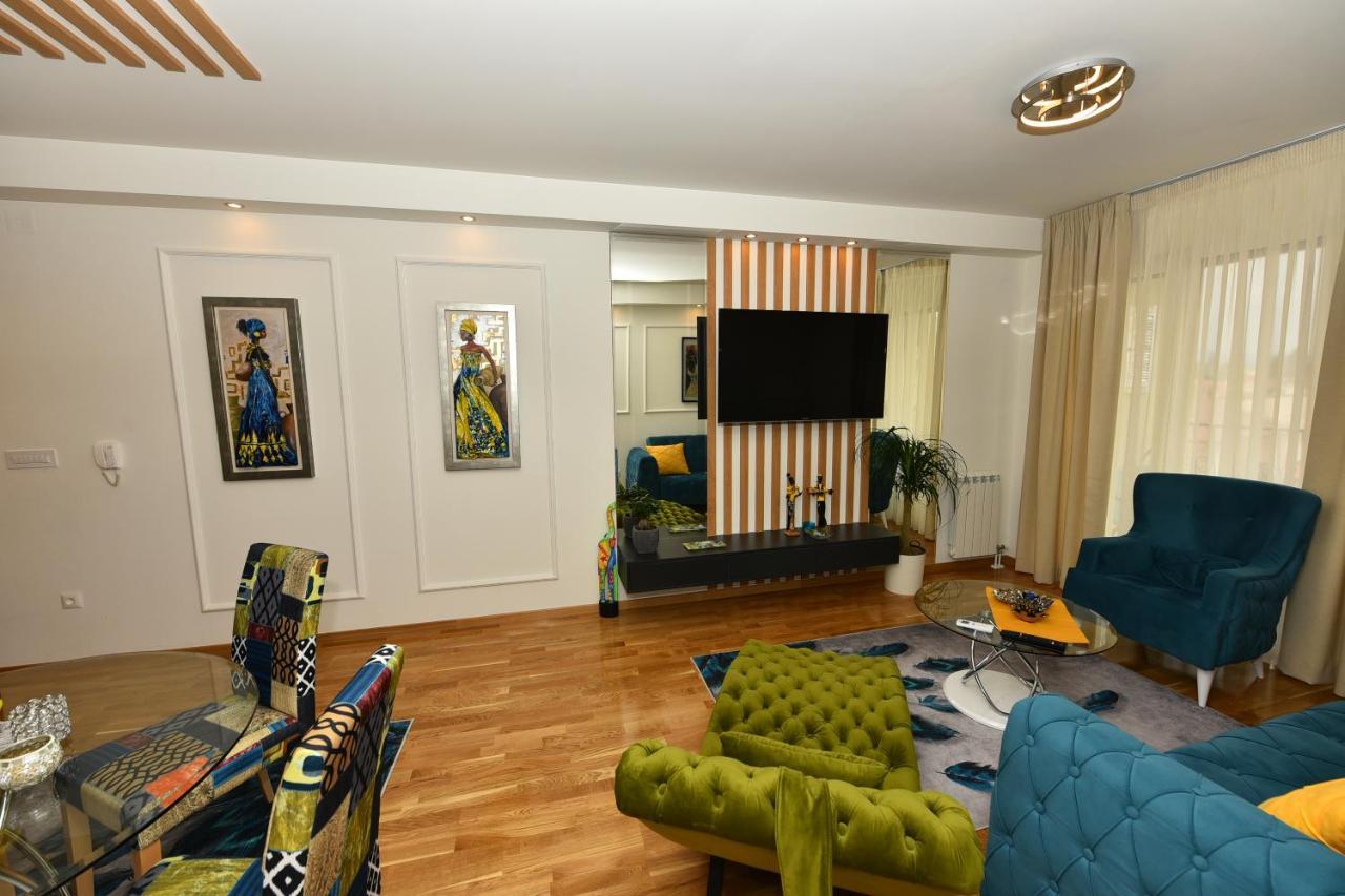 Grand Lux Apartman Cacak Luaran gambar