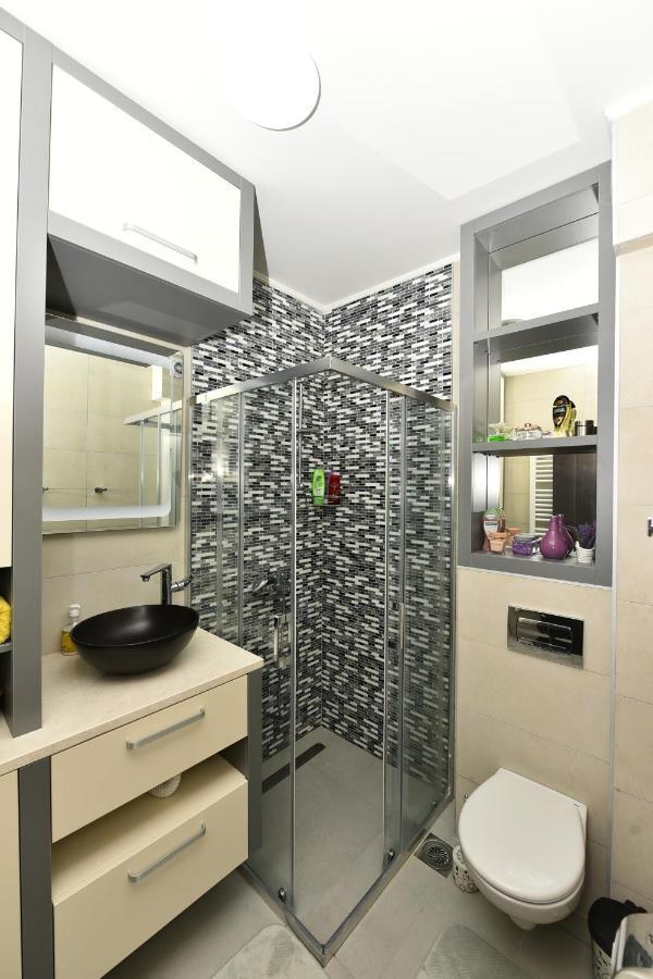 Grand Lux Apartman Cacak Luaran gambar