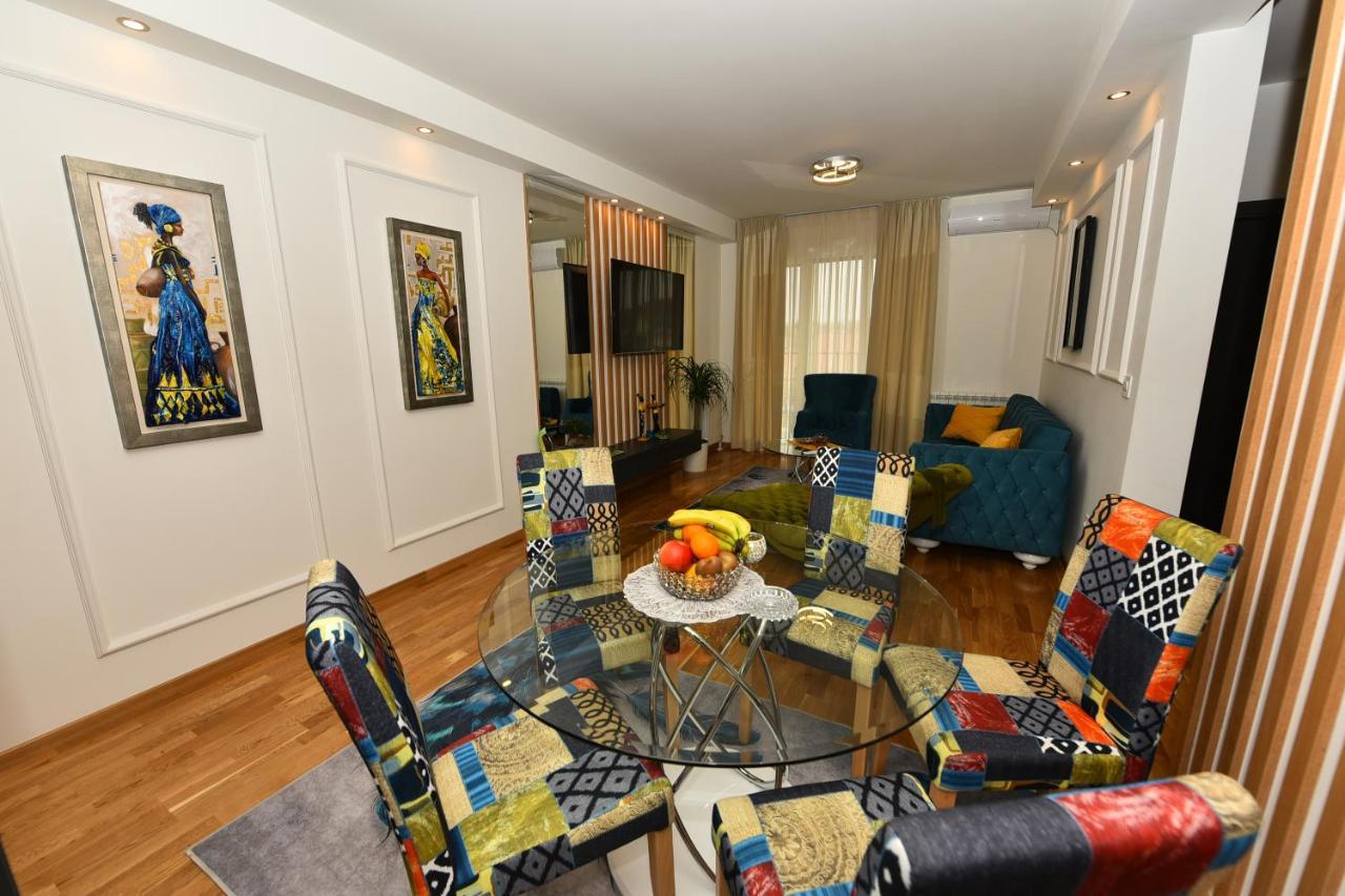Grand Lux Apartman Cacak Luaran gambar