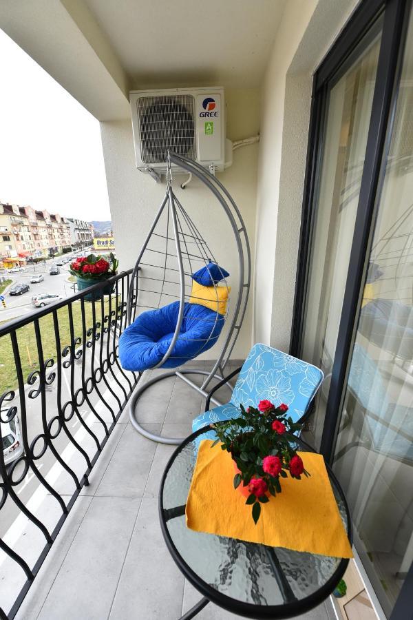 Grand Lux Apartman Cacak Luaran gambar