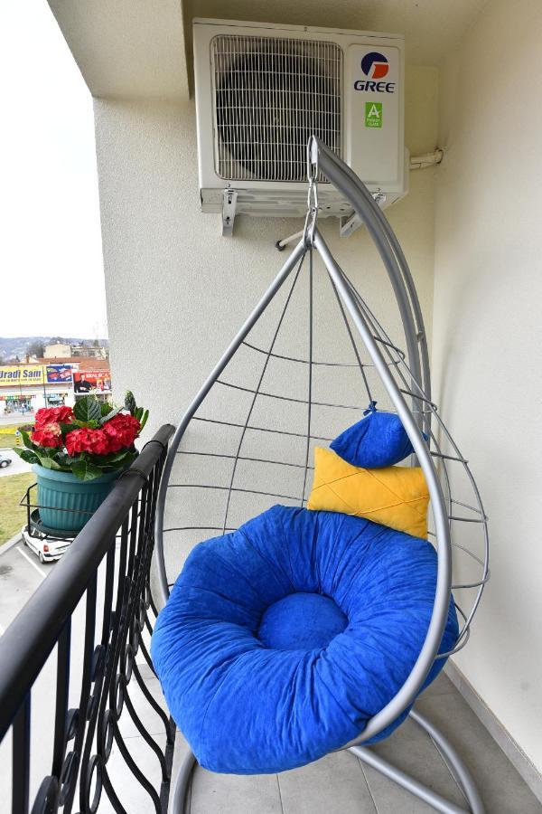 Grand Lux Apartman Cacak Luaran gambar