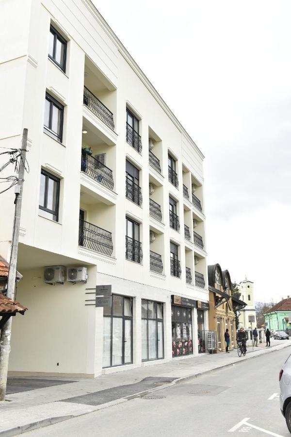 Grand Lux Apartman Cacak Luaran gambar